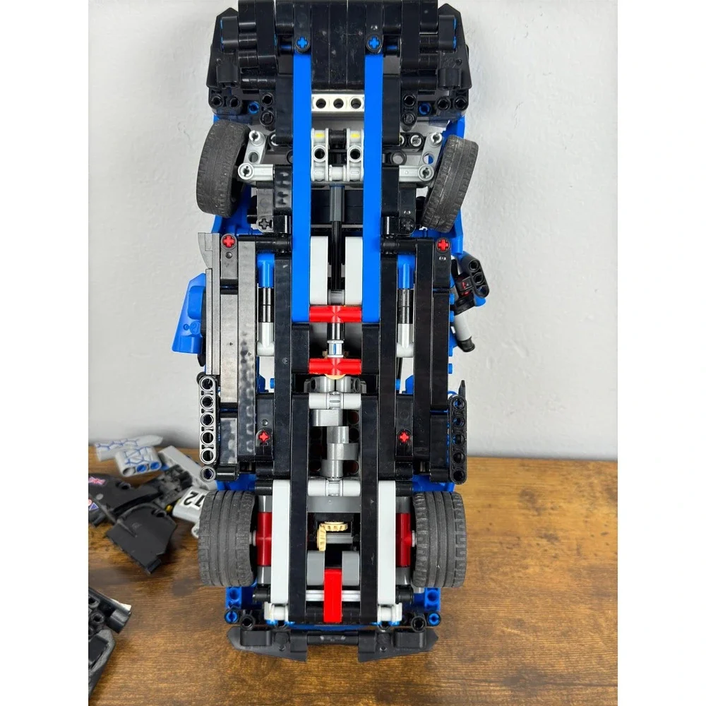 LEGO Technic McLaren Senna GTR 42123 Blue‎ Race Car Model – 98% Complete - Picture 15 of 16
